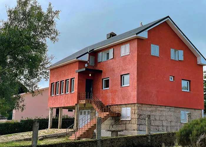 Fireplace 4 Bedrooms 1500 M