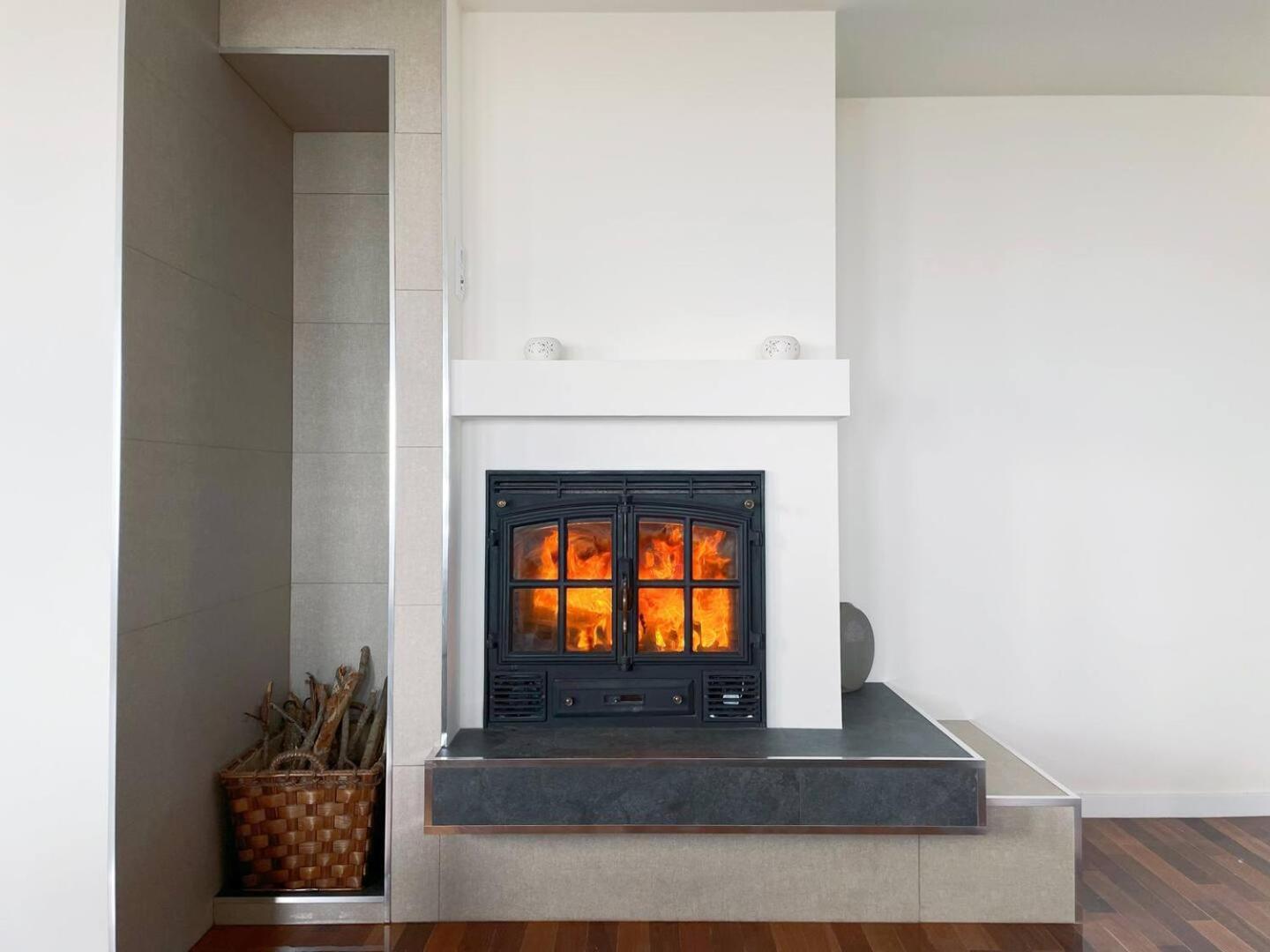 Fireplace 4 Bedrooms 1500 M * Penhas da Saude
